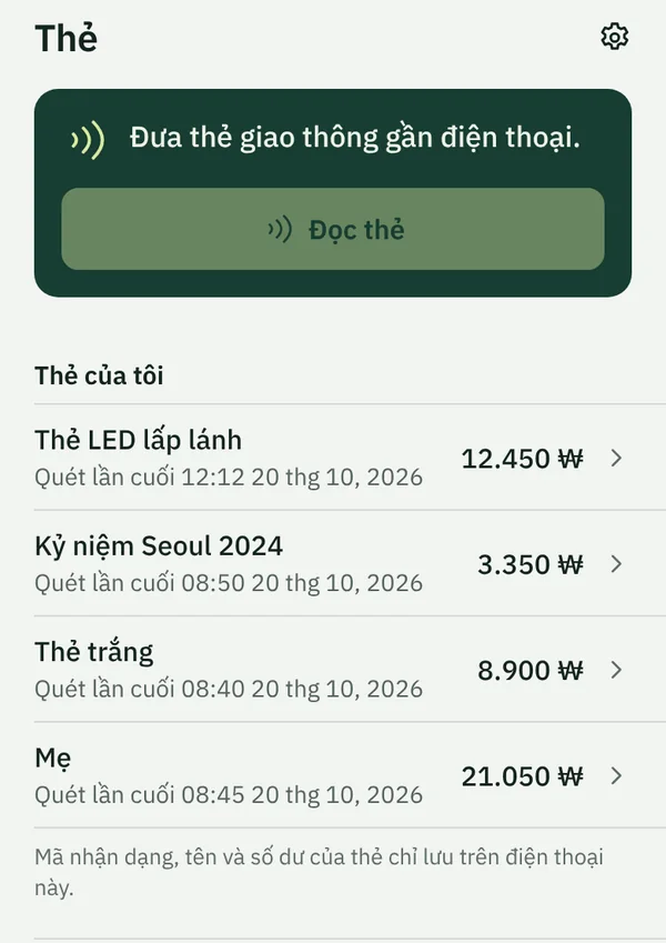 Tab Thẻ của TapSeoul với bốn thẻ T-money đã lưu, mỗi thẻ có tên gọi và số dư riêng